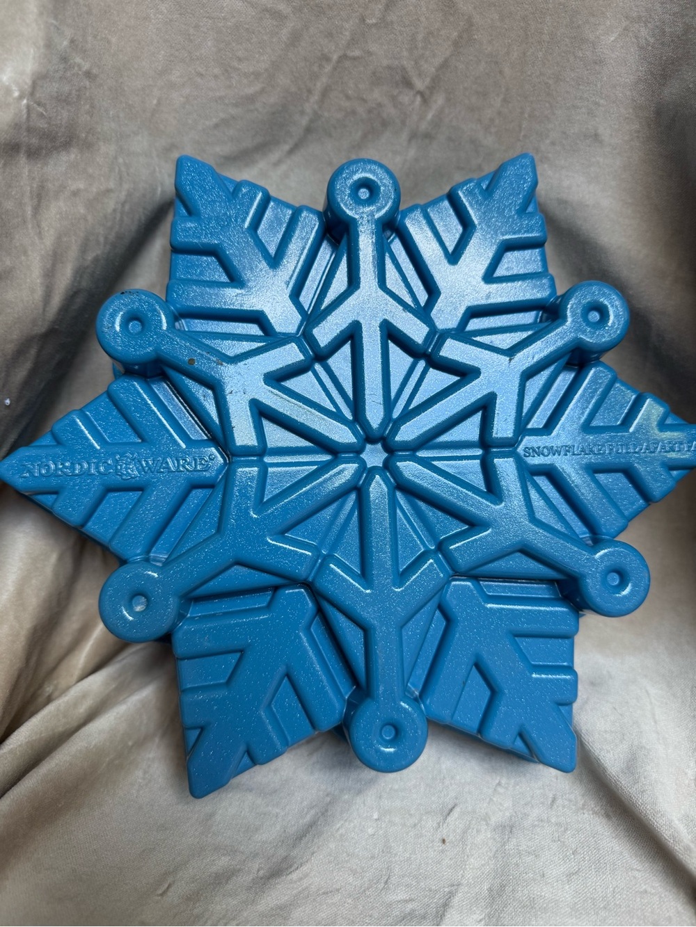Nordic Ware Frozen II Pull Apart Snowflake Pan